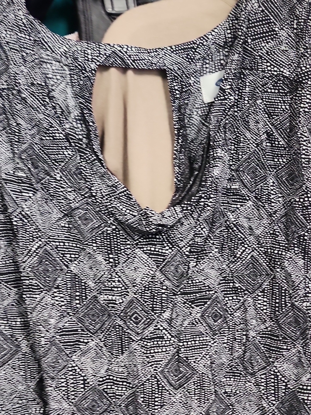 Old Navy Black and White Dot Pattern Tank - Picture 7 of 7